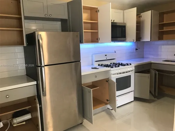 4550 SW 67th Ave APT 7, Miami, FL 33155