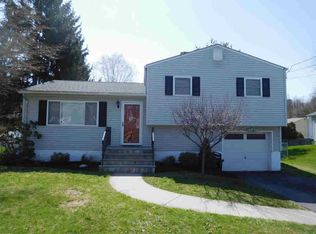 36 Longview Dr, Fishkill, NY 12524