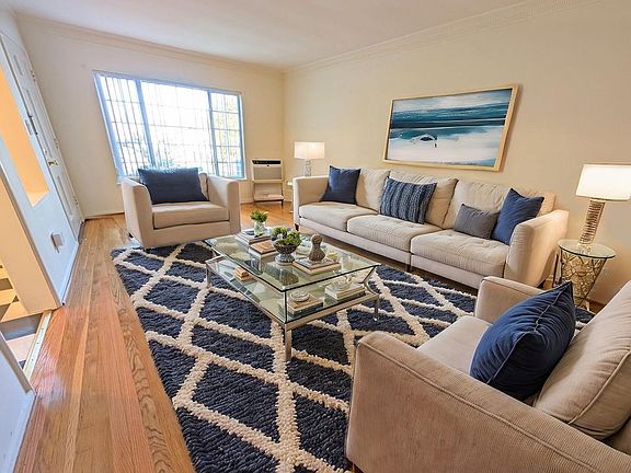 4th image of 12024 Moorpark St APT 9