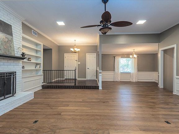 4th image of 2971 Sandy Creek Dr