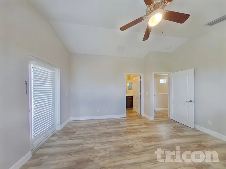 3925 Cottage Hill Ave — Photo 7