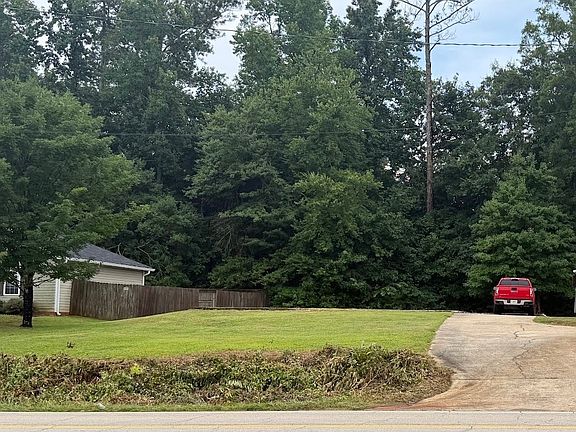 2nd image of 252 Old Bremen Rd