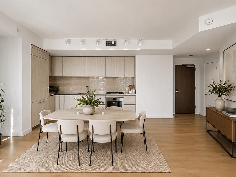 1000 3rd St #1306 — Photo 3