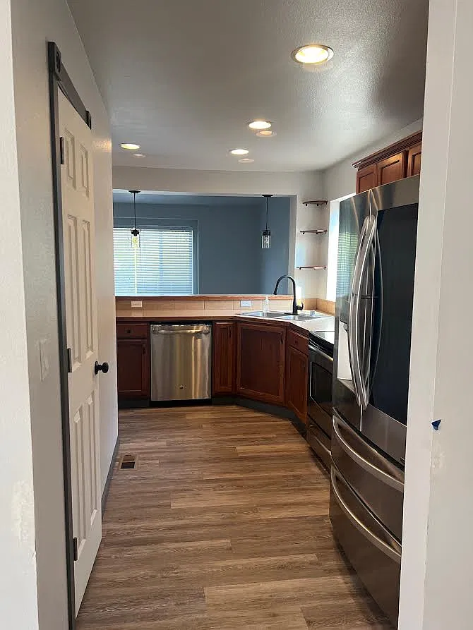 3 bed, 3.5 bath, 2359 sqft, $3,195 — Photo 2