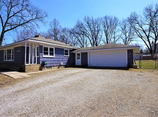 4755 Irwindale Dr, Waterford, MI 48328