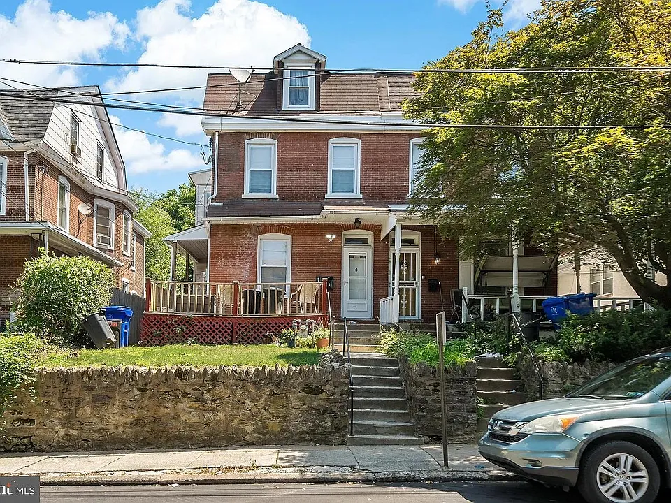 411 Valley Rd #1