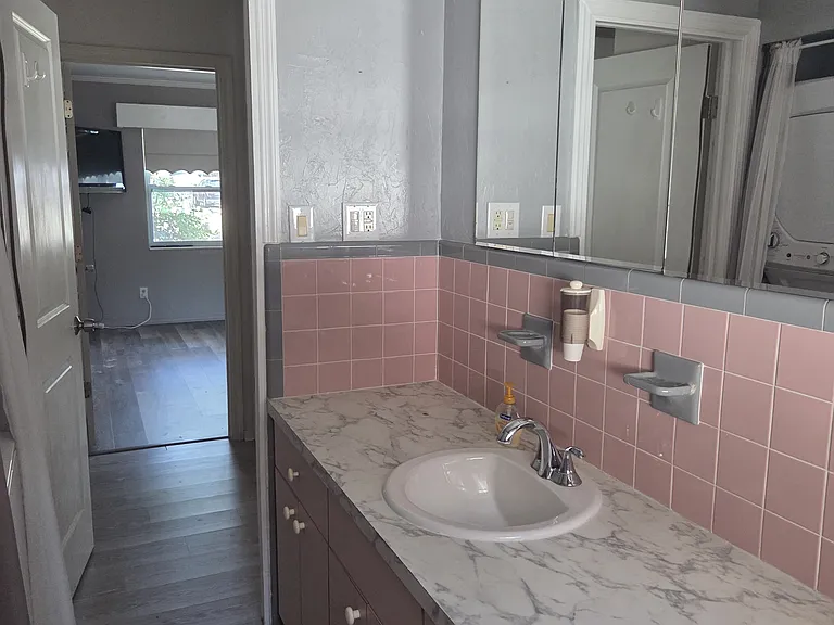 3056 Browning St — Photo 9