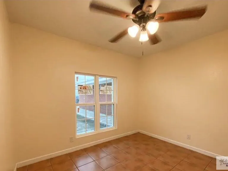 55 Alberta Dr — Photo 7