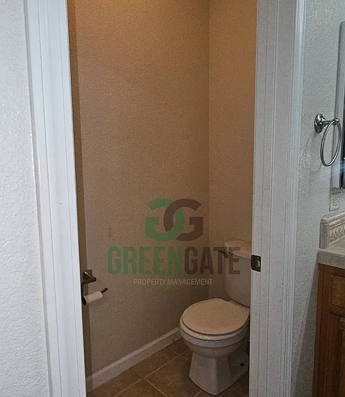 571 Zurich Dr — Photo 41