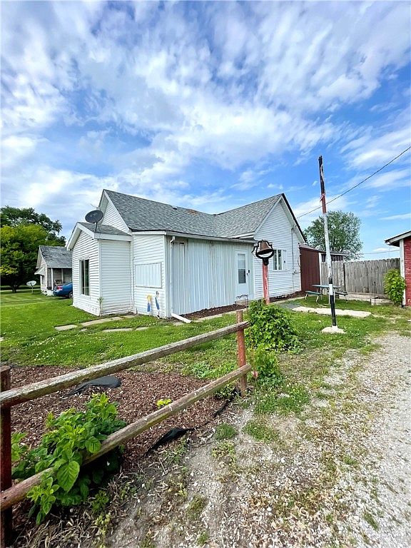 116 Deames Ave, Brocton, IL 61917 Zillow