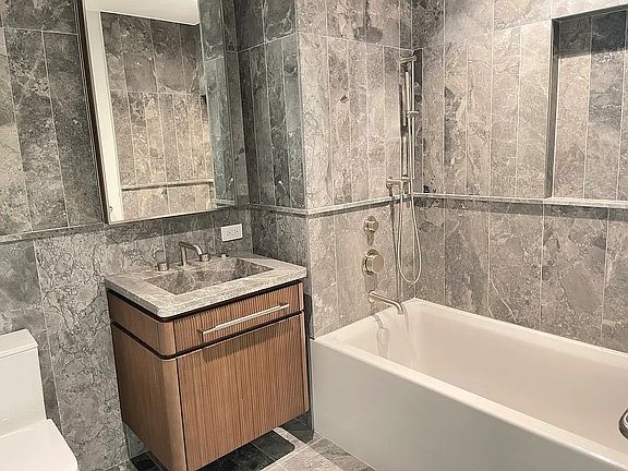 2nd image of 208 Delancey St #5H