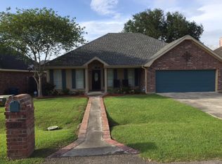 109 Twin Lakes Dr, Youngsville, LA 70592