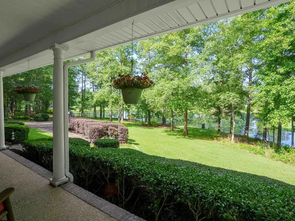 326 Levan Dr, Columbiana, AL 35051