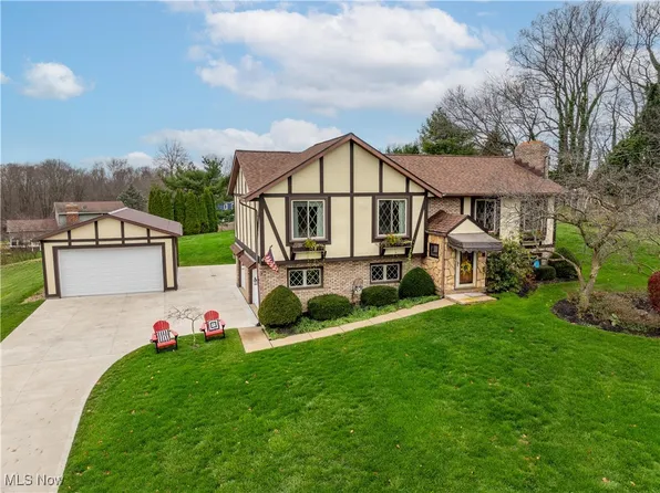 12293 King Church Ave NW, Uniontown, OH 44685