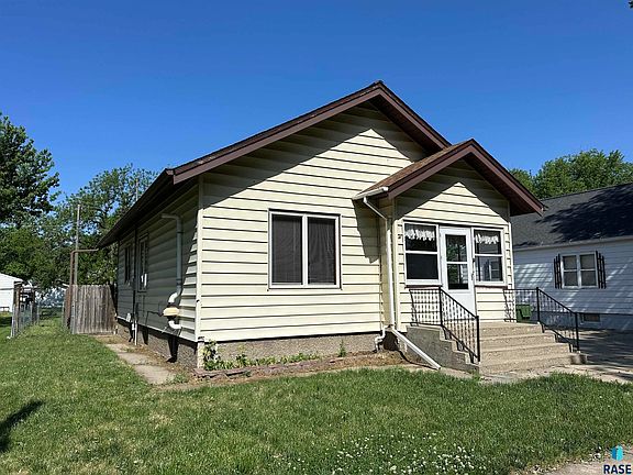 2nd image of 533 S Poplar St