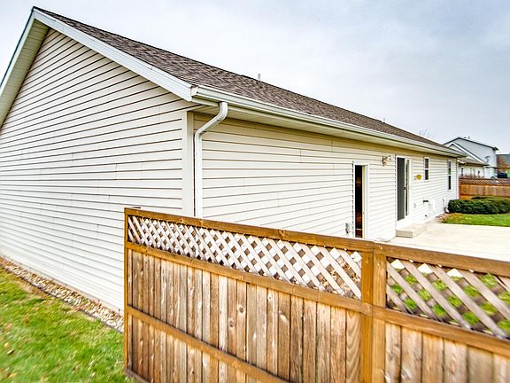 5th image of 1216 White Oak Dr