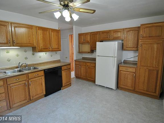 3rd image of 324 Clifton Ave