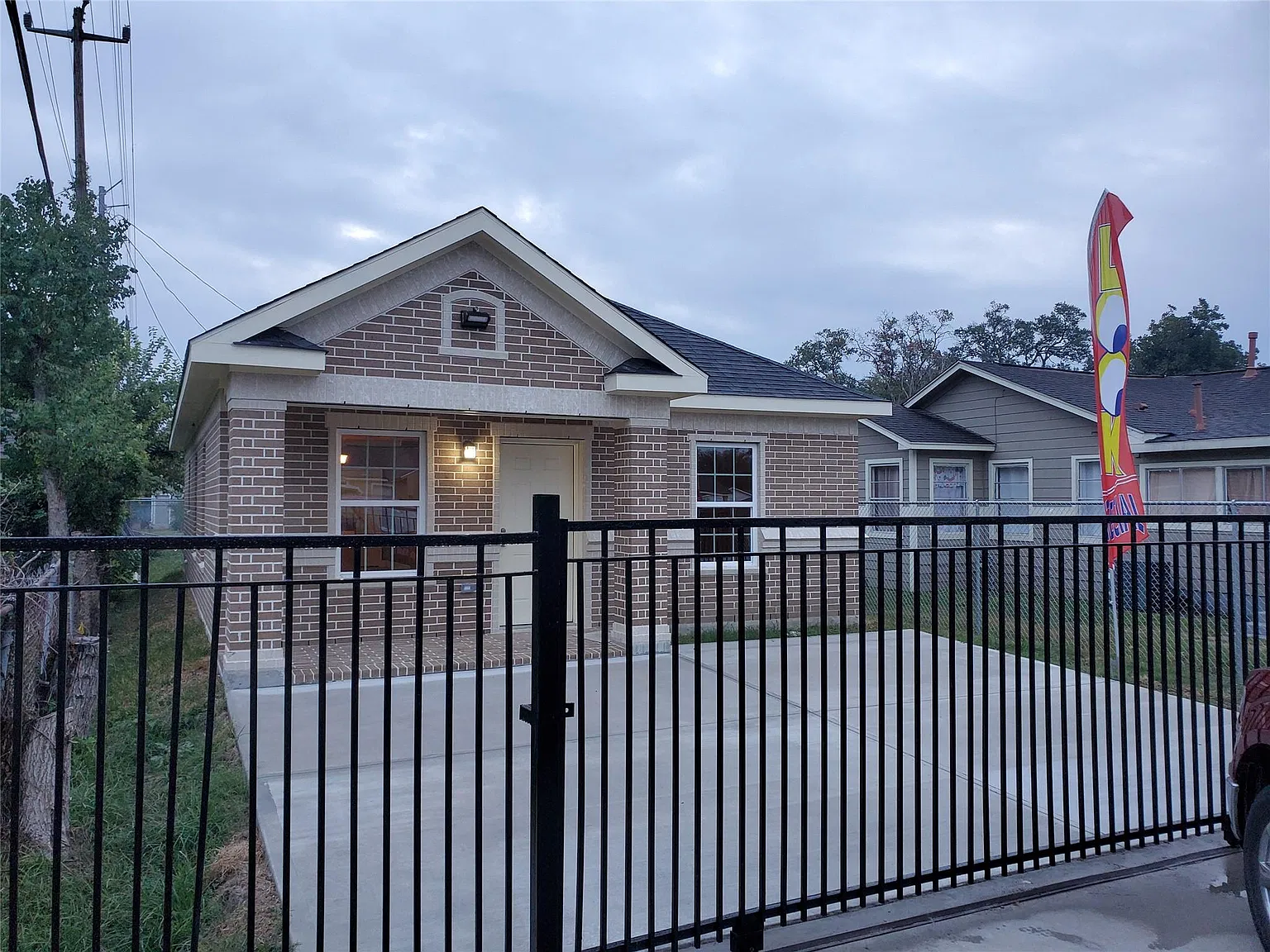 2 bed, 1.0 bath, 1105 sqft, $1,400 — Photo 3