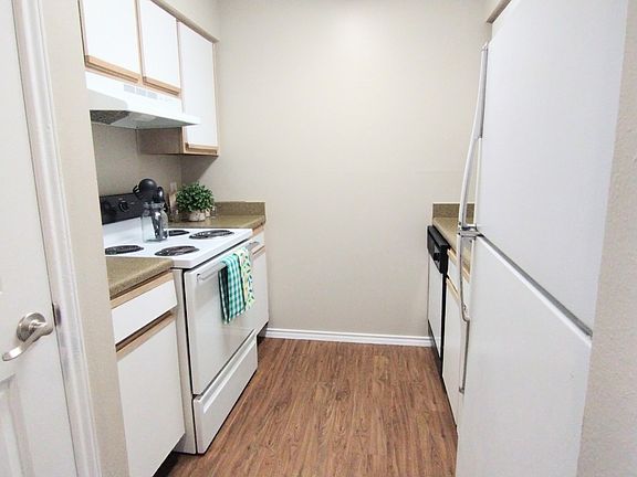 4th image of 2800 E Ruben M Torres Sr Blvd #1