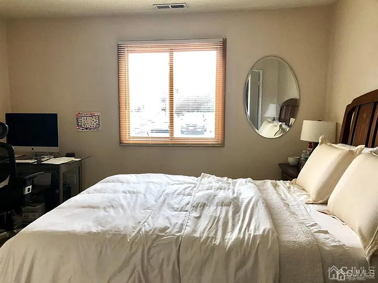 5013 Ravens Crest Dr — Photo 15
