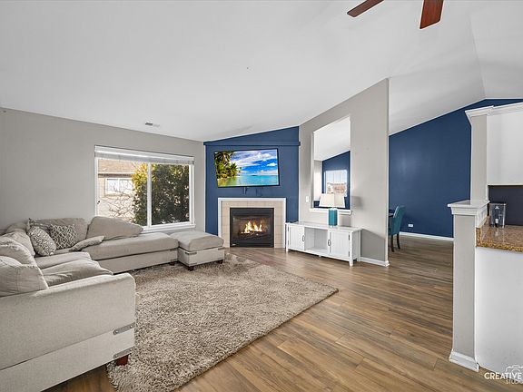 3rd image of 1063 Parkhill Cir #1063