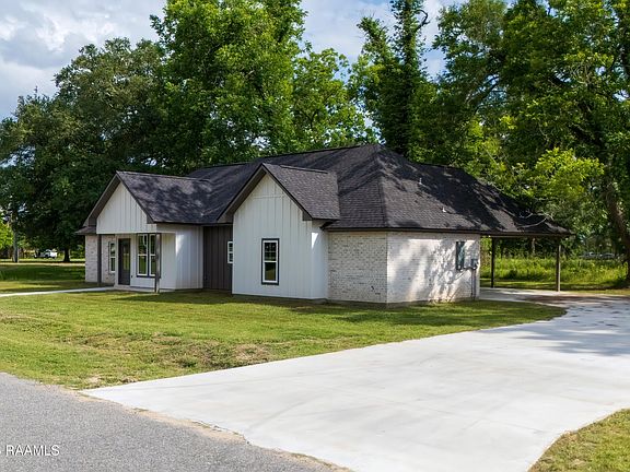 2nd image of 1009 Timber Trails Rd
