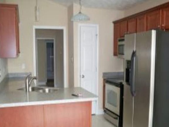 5th image of 146 Westfield Dr