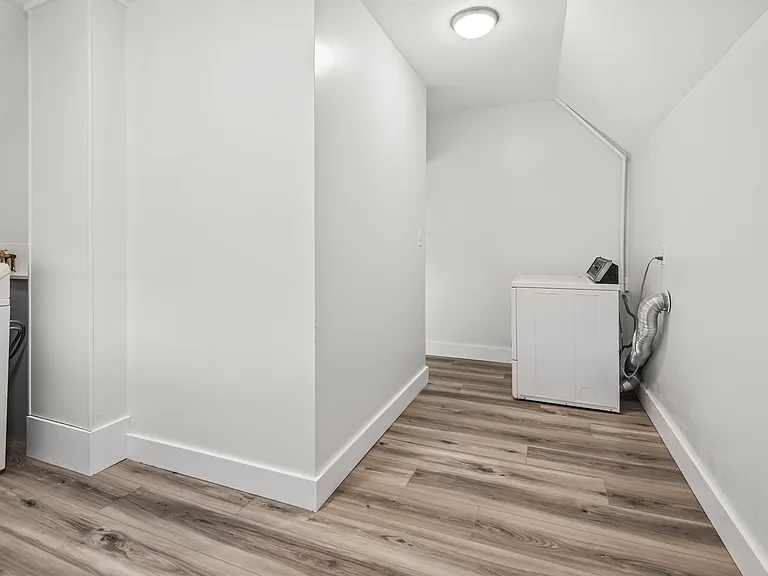174 Cartier St #3 — Photo 9