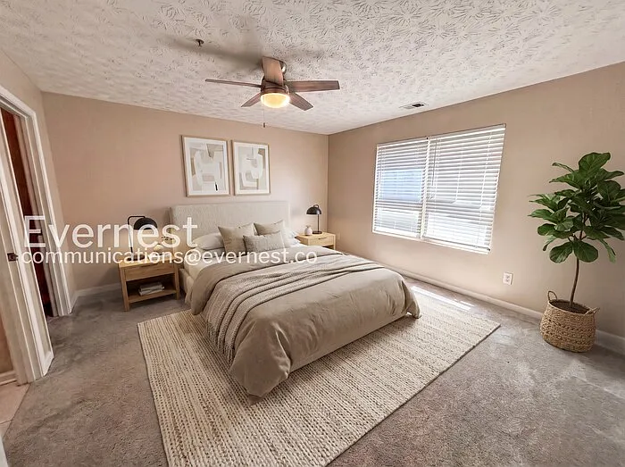 3 bed, 2.0 bath, 1292 sqft, $1,595 — Photo 3