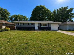 3202 W Birkshire Dr, Peoria, IL 61614