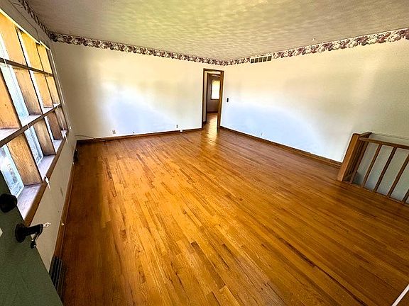 2nd image of 908 E Republic Ave