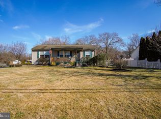 518 Mink Ln, Williamstown, NJ 08094