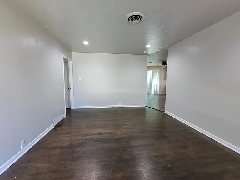 1220 Lewis Dr — Photo 3