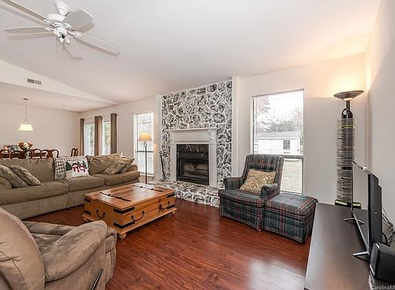 5th image of 4600 Butterwick Ln