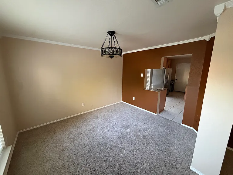 2453 Ravenhurst Dr — Photo 15