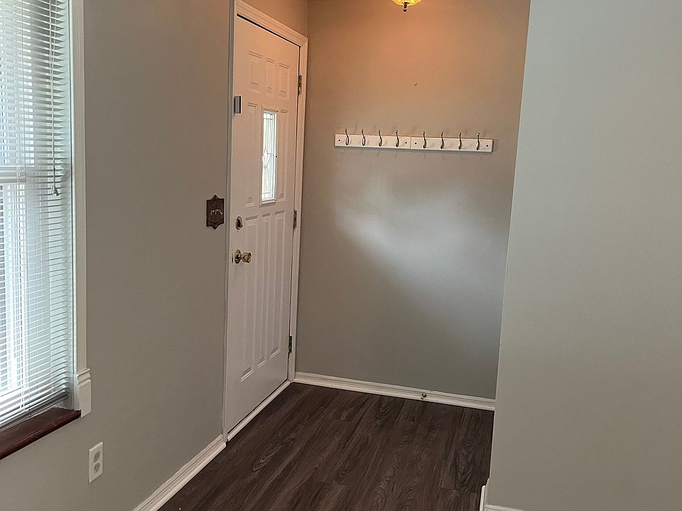 1st image of 6873 Highbury Rd