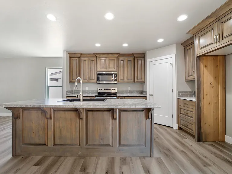 191 Woody Ave — Photo 9