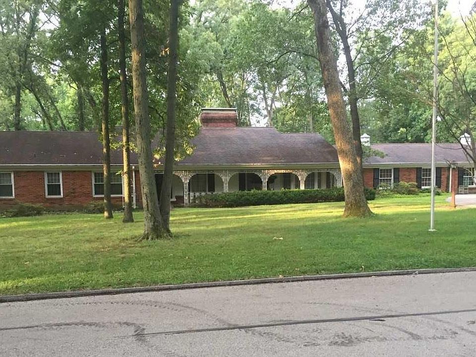 1st image of 32 Portland Dr