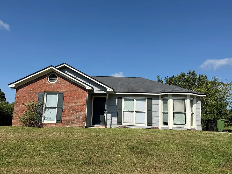 769 Crestline Dr