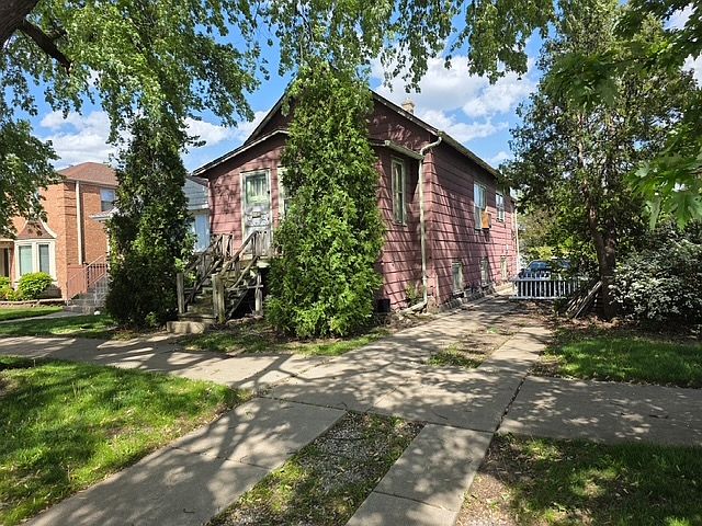 1st image of 5521 N Mont Clare Ave
