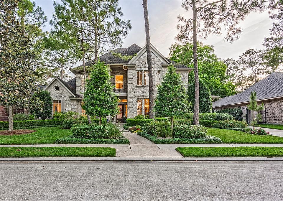1st image of 141 Creekside Dr