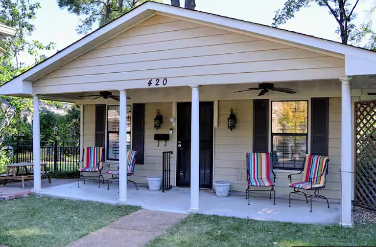 420 N McElroy Rd — Photo 1