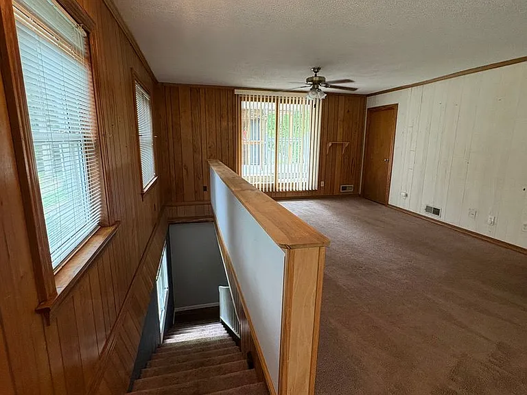3 bedroom 3 bath in Spartanburg with Lots of Space Workshop in the garage!! — Photo 22