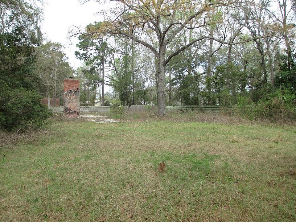 2nd image of 108 Burgess Cir