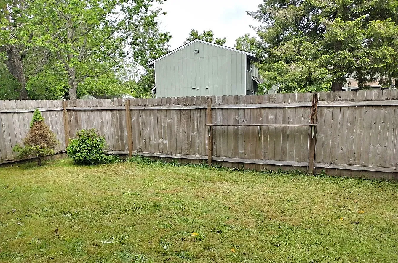 3 bed, 2.5 bath, 1200 sqft, $2,350 — Photo 2