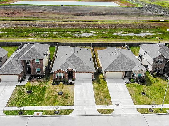 2nd image of 454 Forest Village Cir