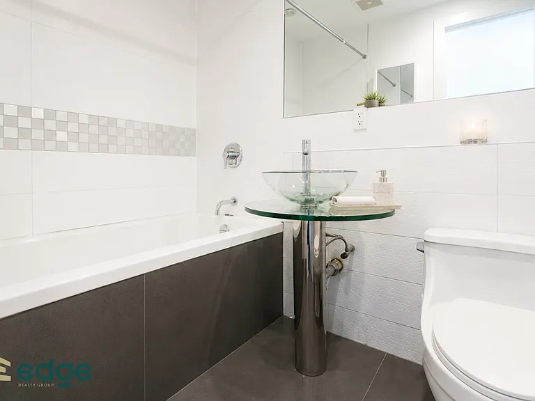 1420 Putnam Ave #3L — Photo 6