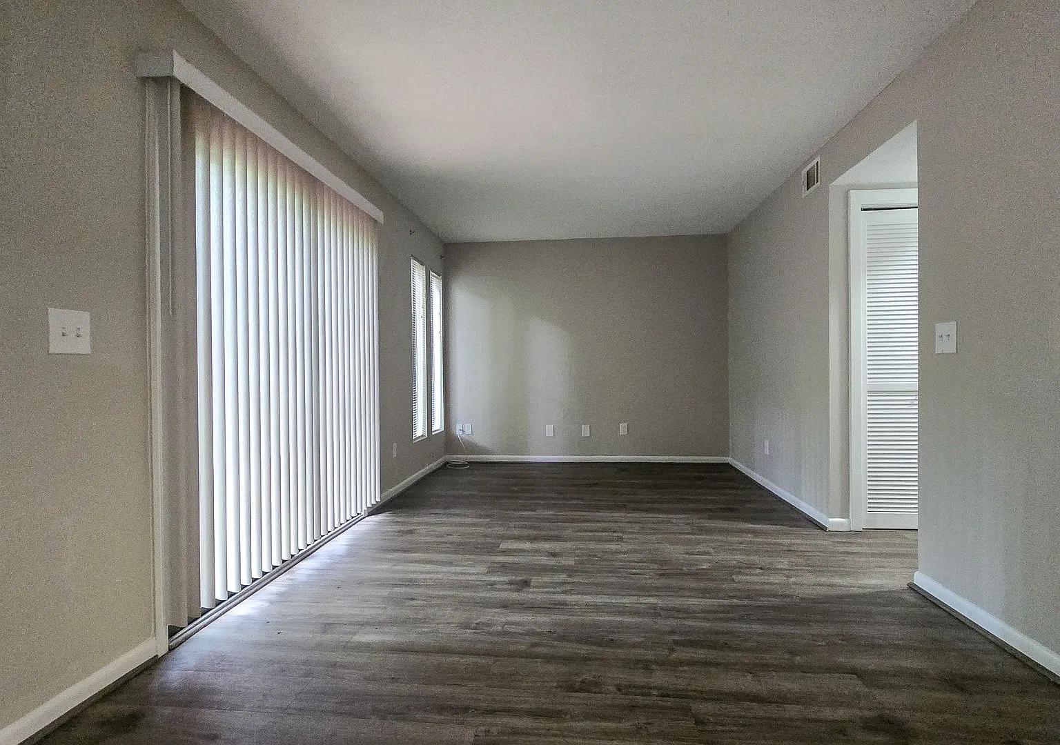 3830 Heathrow Drive — Photo 3