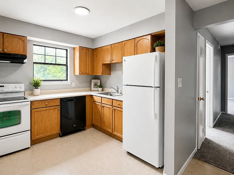 East Walnut Commons — Photo 10