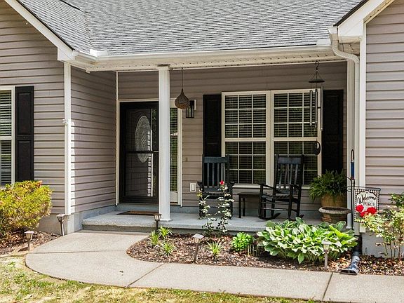 5th image of 543 Thorn Cove Dr